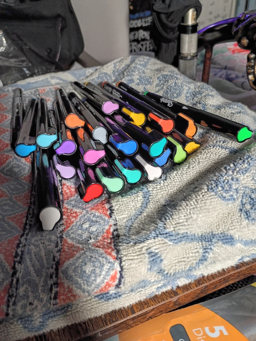 Set Of 24 Sharpie Creative Markers